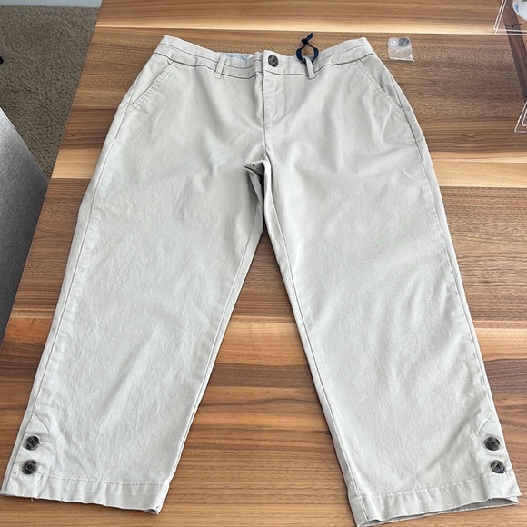croft & barrow Pants - NWOT Croft & Barrow
Excellent Condition
Size 6
Color Tan
Capri 
#545